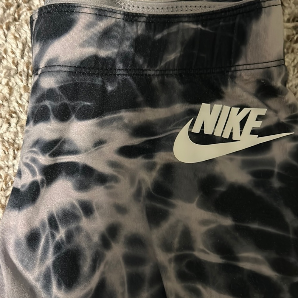 Small light light violet color like lilac nike capri workout shorts: see color